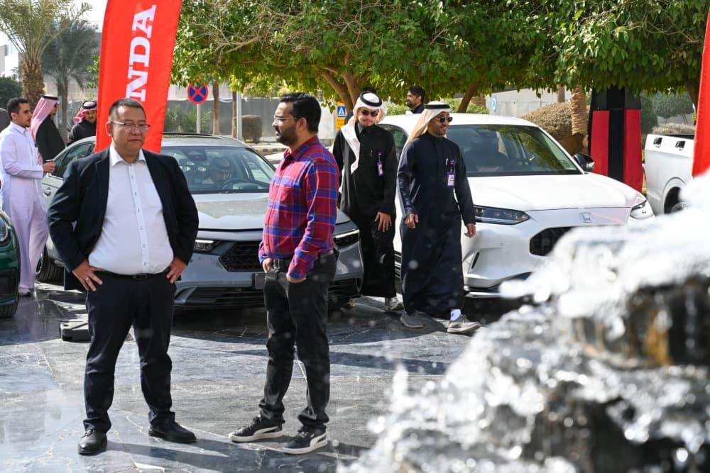 Abdullah Hashim Co. Ltd. Participates in the Automotive Exhibition at STC Headquarters